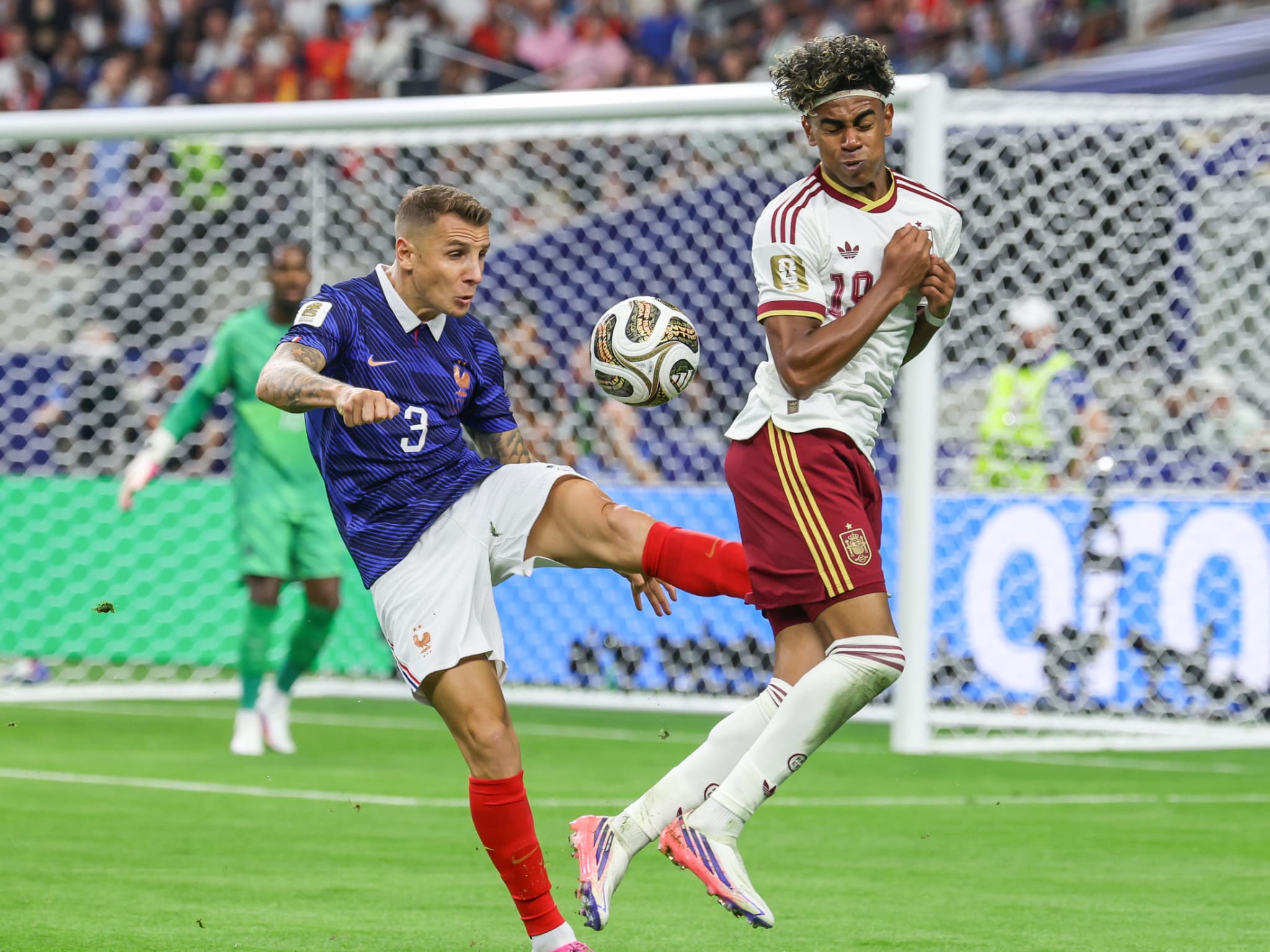 La faute de Lucas Digne relance-t-elle le mythe des « Noirs meilleurs au football » ?