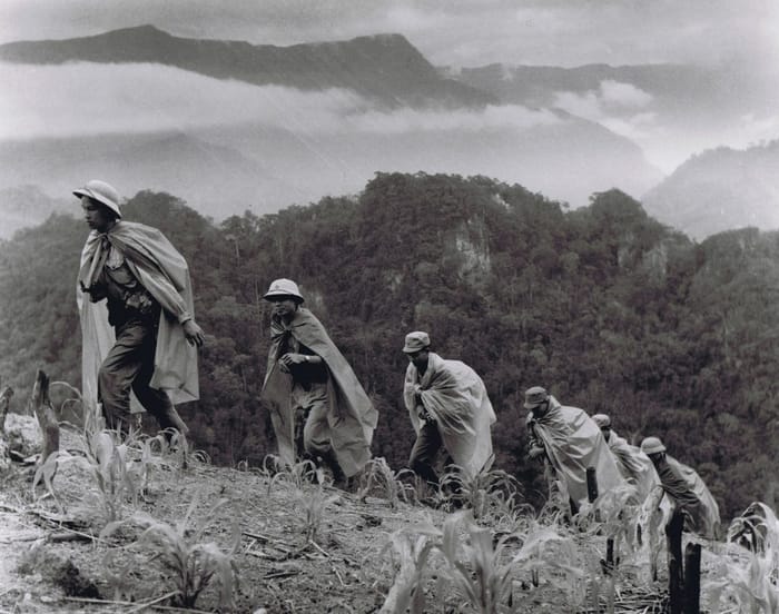 GÉOGRAPHIE DÉCOLONIALE : DU MAQUIS VIETNAMIEN AUX RUES DE LA MÉTROPOLE